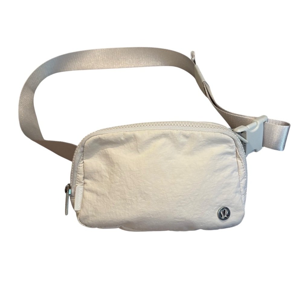 Lululemon White Opal Extended Strap Everywhere Belt Bag - Picture 5 of 14